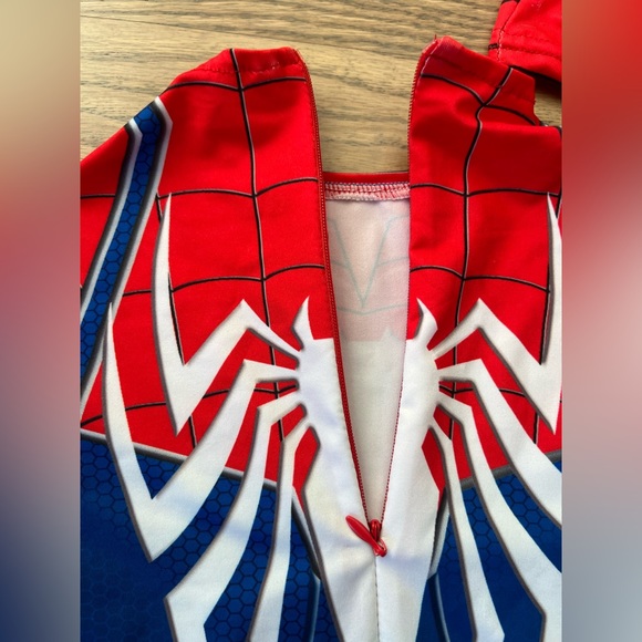 Spider man costume - Picture 2 of 5